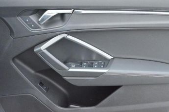 AUDI Q3 2.0 TDI 35 S line SUV 5dr Diesel S Tronic Euro 6 (s/s) (150 ps)