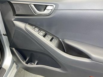 HYUNDAI IONIQ 1.6 h-GDi Premium SE Hatchback 5dr Petrol Hybrid DCT Euro 6 (s/s