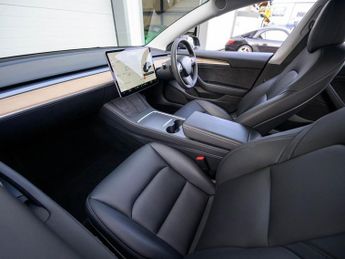 TESLA Model 3 Standard Range Plus Saloon 4dr Electric Auto RWD (241 bhp)