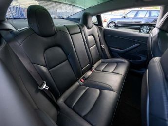 TESLA Model 3 Standard Range Plus Saloon 4dr Electric Auto RWD (241 bhp)