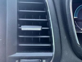 RENAULT MEGANE 1.6 E-TECH 9.8kWh Iconic Sport Tourer 5dr Petrol Plug-in Hybrid 