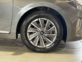 HYUNDAI IONIQ 38.3kWh Premium Hatchback 5dr Electric Auto (136 ps)