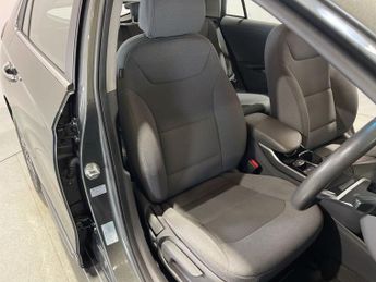 HYUNDAI IONIQ 38.3kWh Premium Hatchback 5dr Electric Auto (136 ps)