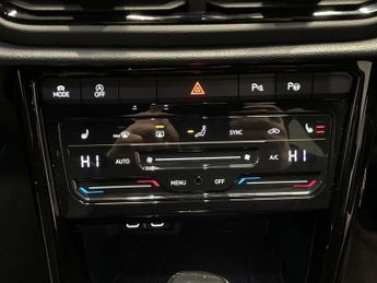 VOLKSWAGEN T-ROC 1.5 TSI R-Line SUV 5dr Petrol DSG Euro 6 (s/s) (150 ps)