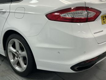 FORD MONDEO 2.0T EcoBoost Titanium Hatchback 5dr Petrol Auto Euro 6 (s/s) (2