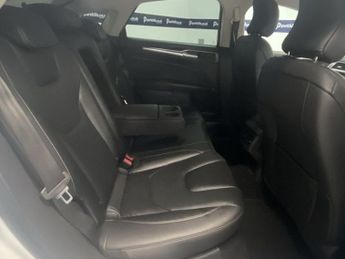 FORD MONDEO 2.0T EcoBoost Titanium Hatchback 5dr Petrol Auto Euro 6 (s/s) (2