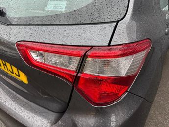 TOYOTA YARIS 1.5 VVT-i Icon Tech Hatchback 5dr Petrol Manual Euro 6 (111 ps)