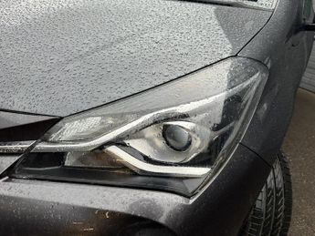 TOYOTA YARIS 1.5 VVT-i Icon Tech Hatchback 5dr Petrol Manual Euro 6 (111 ps)