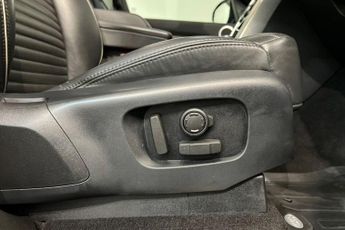 LAND ROVER DISCOVERY 3.0 SD V6 HSE SUV 5dr Diesel Auto 4WD Euro 6 (s/s) (306 ps) Slid