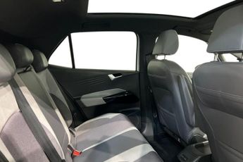 VOLKSWAGEN ID.3 Pro Performance 58kWh Family Hatchback 5dr Electric Auto (204 ps