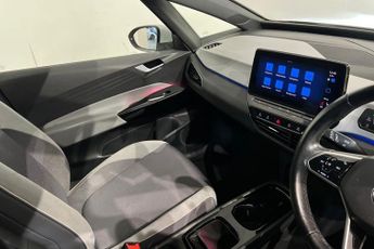 VOLKSWAGEN ID.3 Pro Performance 58kWh Family Hatchback 5dr Electric Auto (204 ps
