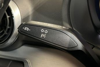 AUDI Q2 1.5 TFSI CoD 35 Black Edition SUV 5dr Petrol S Tronic Euro 6 (s/