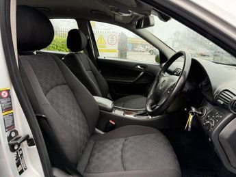 MERCEDES-BENZ C-CLASS 1.8 C180 Kompressor Classic SE Saloon 4dr Petrol Automatic (193 