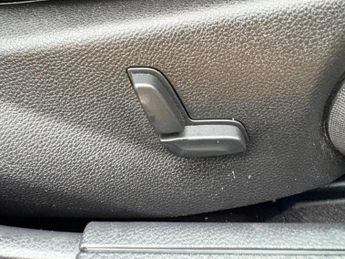 MERCEDES-BENZ C-CLASS 1.8 C250 BlueEfficiency AMG Sport Estate 5dr Petrol G-Tronic+ Eu