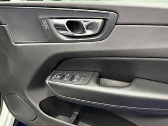 VOLVO XC60 2.0 D4 R-Design SUV 5dr Diesel Auto AWD Euro 6 (s/s) (190 ps)