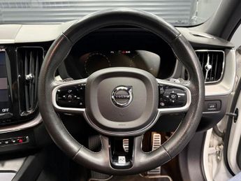 VOLVO XC60 2.0 D4 R-Design SUV 5dr Diesel Auto AWD Euro 6 (s/s) (190 ps)