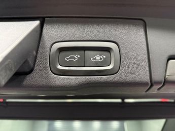 VOLVO XC60 2.0 D4 R-Design SUV 5dr Diesel Auto AWD Euro 6 (s/s) (190 ps)