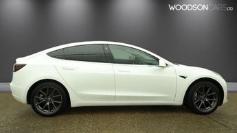 TESLA Model 3 Standard Range Plus Saloon 4dr Electric Auto RWD (241 bhp)