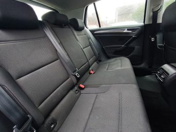 VOLKSWAGEN E-GOLF 35.8kWh e-Golf Hatchback 5dr Electric Auto (136 ps)