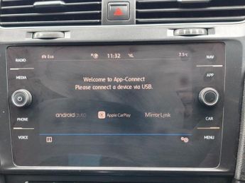 VOLKSWAGEN E-GOLF 35.8kWh e-Golf Hatchback 5dr Electric Auto (136 ps)