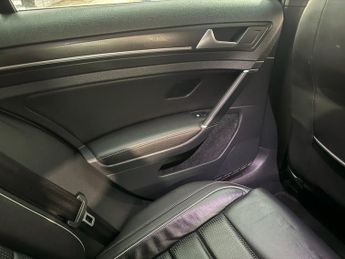 VOLKSWAGEN GOLF 1.4 TSI 8.7kWh GTE Advance Hatchback 5dr Petrol Plug-in Hybrid D