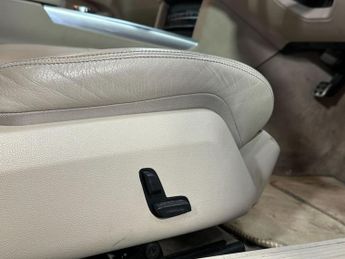 MERCEDES-BENZ E-CLASS 2.1 E250 CDI AMG Night Edition Saloon 4dr Diesel G-Tronic+ Euro 