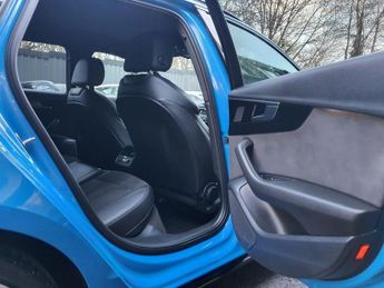 AUDI A4 AVANT 2.0 TDI 30 Black Edition Estate 5dr Diesel S Tronic Euro 6 (s/s)