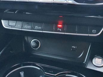 AUDI A4 AVANT 2.0 TDI 30 Black Edition Estate 5dr Diesel S Tronic Euro 6 (s/s)