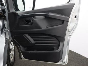 RENAULT TRAFIC 2.0 dCi Blue SL28 Business Panel Van 5dr Diesel Manual L1 H1 Eur