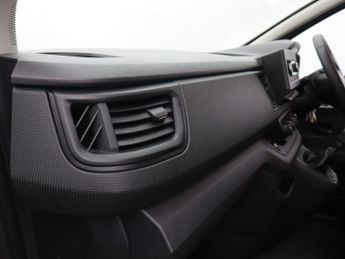 RENAULT TRAFIC 2.0 dCi Blue SL28 Business Panel Van 5dr Diesel Manual L1 H1 Eur