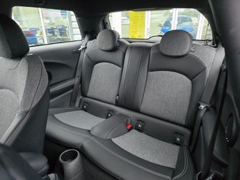 MINI Electric Hatch Cooper SE 32.6kWh Level 2 Hatchback 3dr Electric Auto (184 ps)