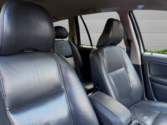 VOLVO XC90 2.4 D5 SE SUV 5dr Diesel Geartronic AWD (239 g/km, 182 bhp)