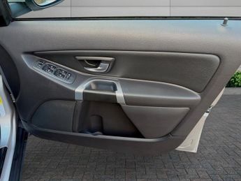 VOLVO XC90 2.4 D5 SE SUV 5dr Diesel Geartronic AWD (239 g/km, 182 bhp)