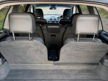 VOLVO XC90 2.4 D5 SE SUV 5dr Diesel Geartronic AWD (239 g/km, 182 bhp)