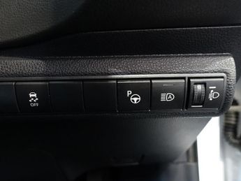 TOYOTA COROLLA 1.8 VVT-h GPF Icon Tech Hatchback 5dr Petrol Hybrid CVT Euro 6 (