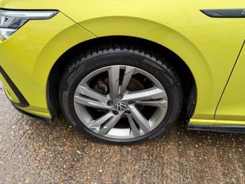 VOLKSWAGEN GOLF 1.5 eTSI MHEV R-Line Hatchback 5dr Petrol Hybrid DSG Euro 6 (s/s