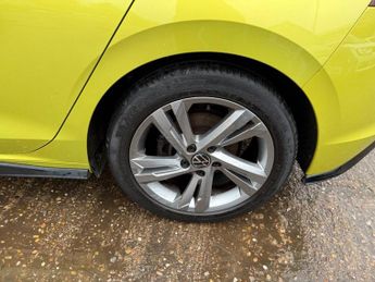 VOLKSWAGEN GOLF 1.5 eTSI MHEV R-Line Hatchback 5dr Petrol Hybrid DSG Euro 6 (s/s