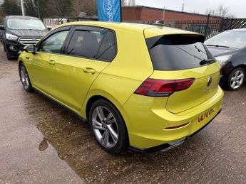VOLKSWAGEN GOLF 1.5 eTSI MHEV R-Line Hatchback 5dr Petrol Hybrid DSG Euro 6 (s/s