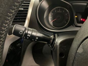 HYUNDAI IX20 1.6 Active Hatchback 5dr Petrol Auto Euro 5 (123 bhp)