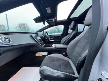MERCEDES-BENZ EQE EQE 300 89kWh AMG Line (Premium) Saloon 4dr Electric Auto (245 p