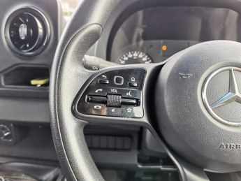 MERCEDES-BENZ SPRINTER 2.1 314 CDI Progressive Chassis Cab 2dr Diesel Manual FWD L2 Eur