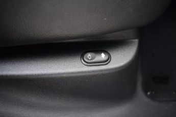 LAND ROVER RANGE ROVER VELAR 2.0 D180 R-Dynamic SE SUV 5dr Diesel Auto 4WD Euro 6 (s/s) (180 