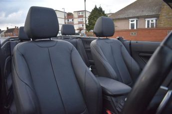 BMW 2 SERIES 2 OWNERS FULL SERVICE HISTORY 2.0 220i M Sport Convertible 2dr |