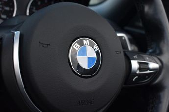 BMW 2 SERIES 2 OWNERS FULL SERVICE HISTORY 2.0 220i M Sport Convertible 2dr |