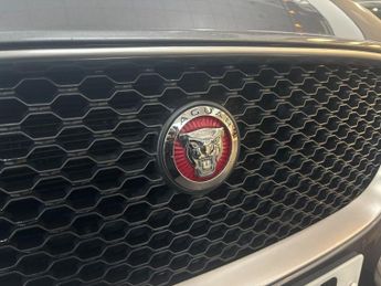 JAGUAR XF 2.0d R-Sport Saloon 4dr Diesel Auto AWD Euro 6 (s/s) (180 ps)