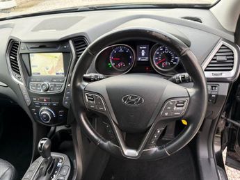 HYUNDAI SANTA FE 2.2 CRDi Premium SUV 5dr Diesel Auto 4WD Euro 5 (7 seat) (194 bh