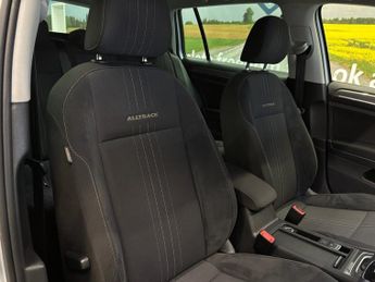 VOLKSWAGEN GOLF 2.0 TDI BlueMotion Tech Alltrack Estate 5 Door Diesel Automatic 