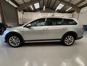 VOLKSWAGEN GOLF 2.0 TDI BlueMotion Tech Alltrack Estate 5 Door Diesel Automatic 