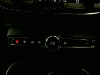 VOLVO XC40 Recharge 69kWh Plus SUV 5dr Electric Auto (231 ps)