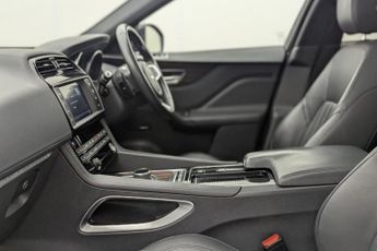 JAGUAR F-PACE 2.0 D240 Portfolio SUV 5dr Diesel Auto AWD Euro 6 (s/s) (240 ps)